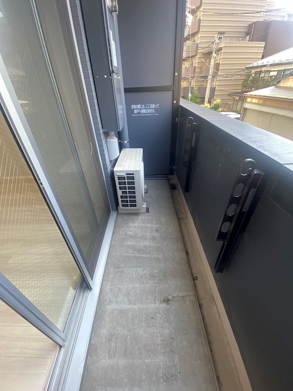 ＲＥＡＬＩＺＥ千住大橋 ベランダ