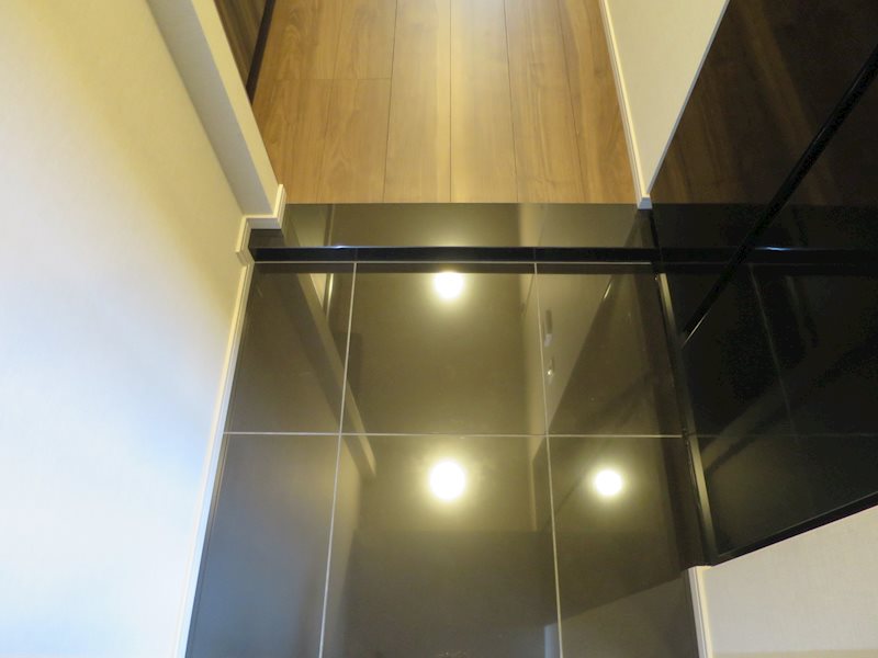 ＭＡ－ＲＯ ＳＥＮＪＵ ＣＲＥＳＴ ＴＡＰＰ 玄関