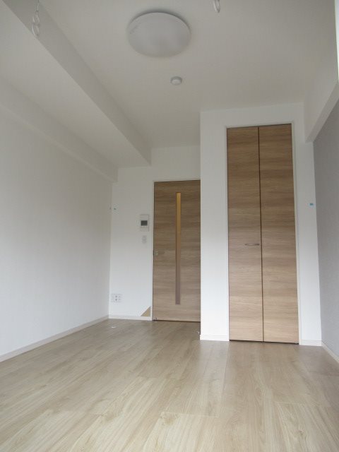 ＲＥＸＺＹ西川口ＡＺⅢ 玄関