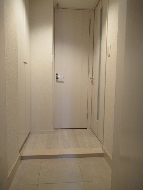 カスタリア新宿御苑 玄関