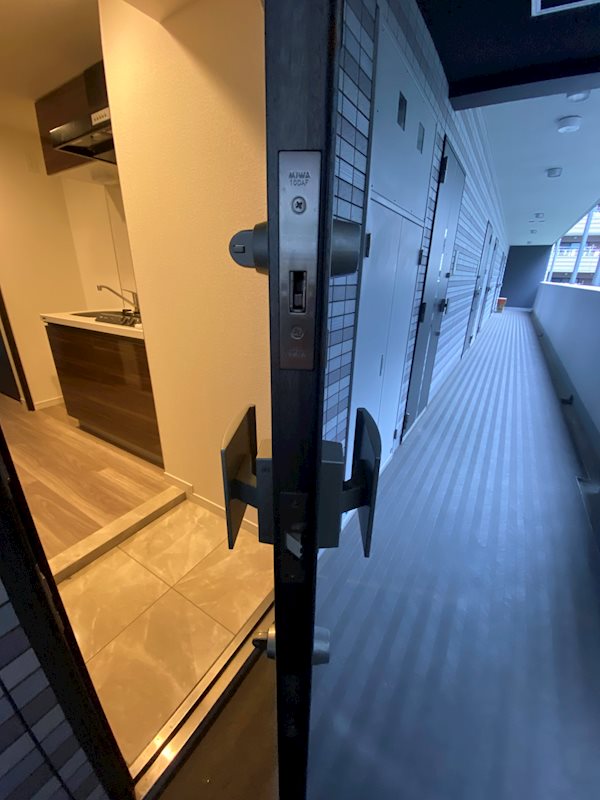 ＡＲＣＯＢＡＬＥＮＯ ＭＵＳＡＳＨＩＫＯＳＵＧＩ 玄関