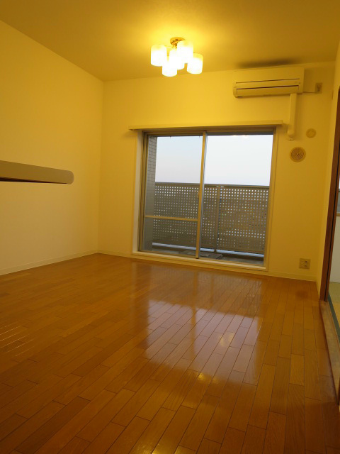 シティ光陽朝霞泉水 リビング