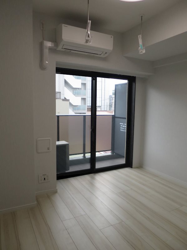 ラヴェニール横浜蒔田 玄関