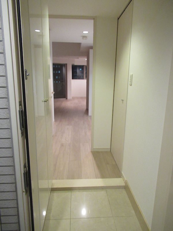 カスタリア新宿御苑 玄関