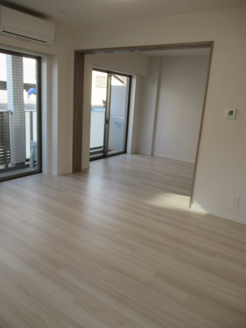 ＡＲＣＯＢＡＬＥＮＯ ＵＭＥＹＡＳＨＩＫＩ 玄関