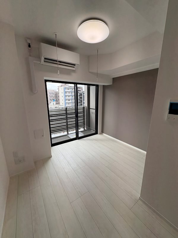 ＬＵＭＥＥＤ横濱末吉町 玄関