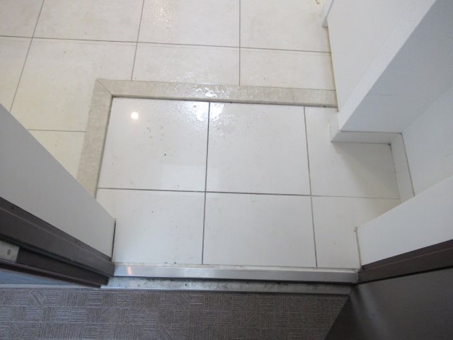 カスタリア尾山台 玄関