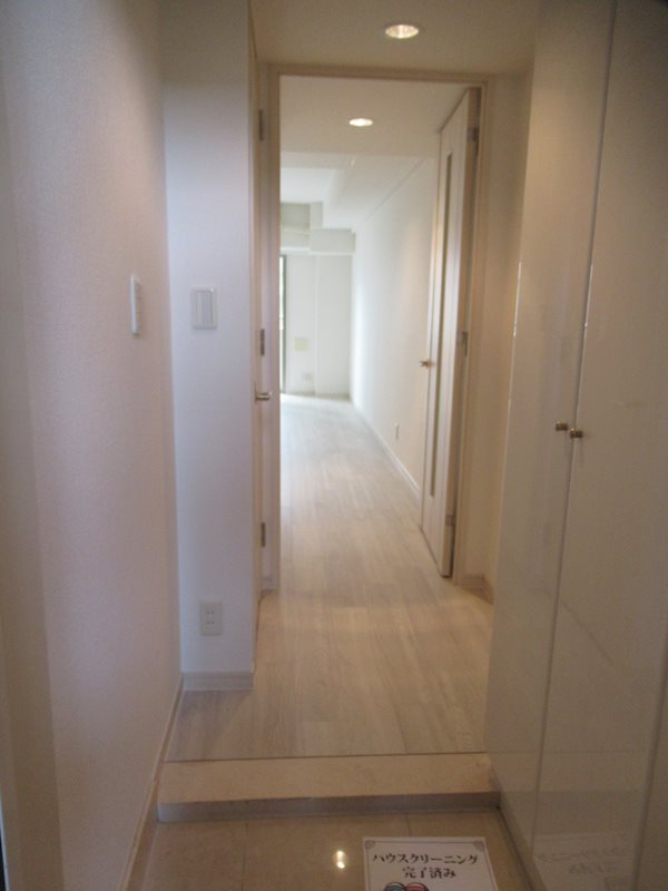 カスタリア新宿御苑 玄関