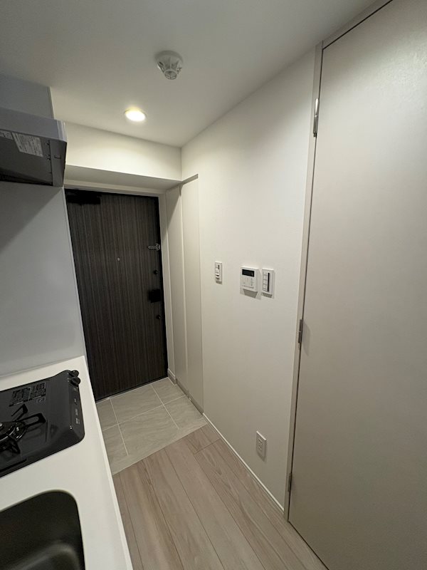 LUMEED横濱末吉町 玄関
