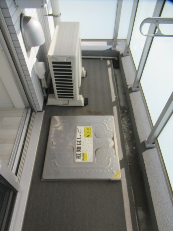 HY's Salire 用賀 ベランダ