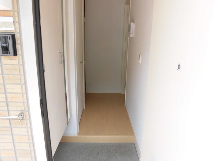 プルニエ Ａ棟（平間町） 玄関