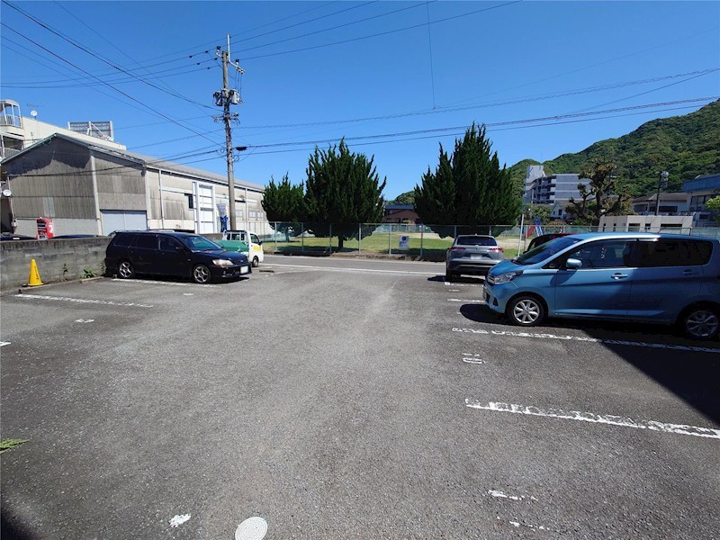 ハイツ河浪 駐車場