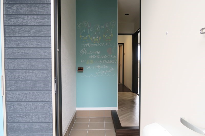 Signpost嬉里B 玄関