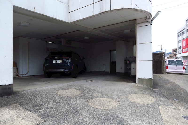 アイエムビル 駐車場