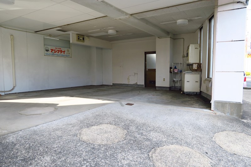 アイエムビル 駐車場