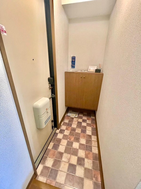 プリマスうえの 玄関