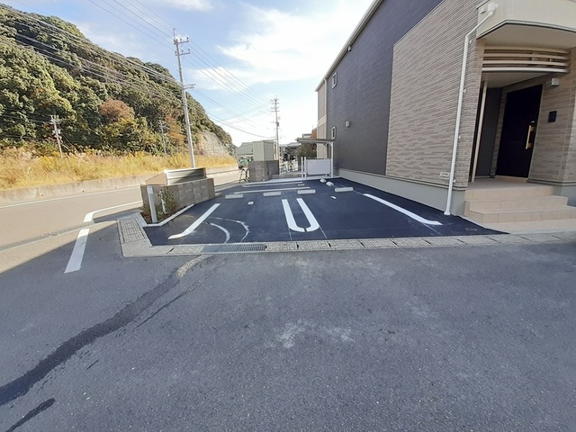 コンテ・ココ　東町 駐車場