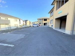 バリュージュ河島　B棟 駐車場