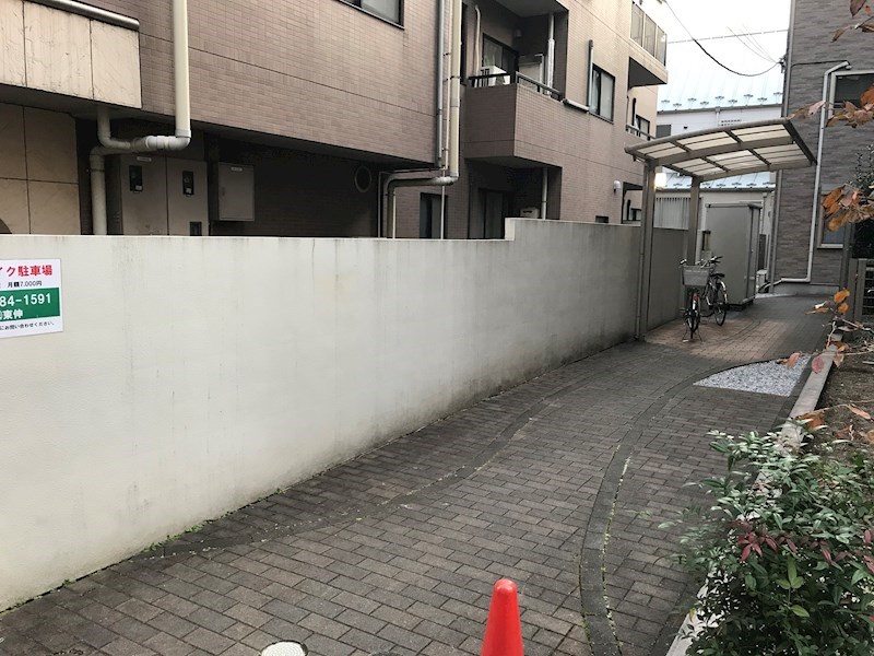 後藤バイク駐車場 玄関