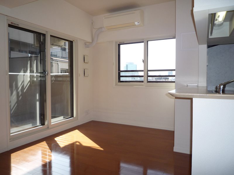 ナイスアーバンステイツ横濱新子安 リビング