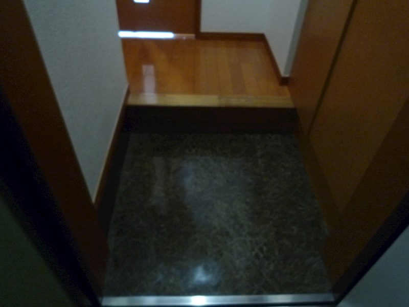 TKフラッツ草加 玄関