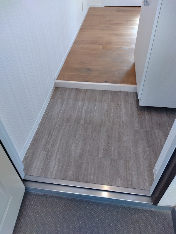 ベルセゾン行徳 玄関