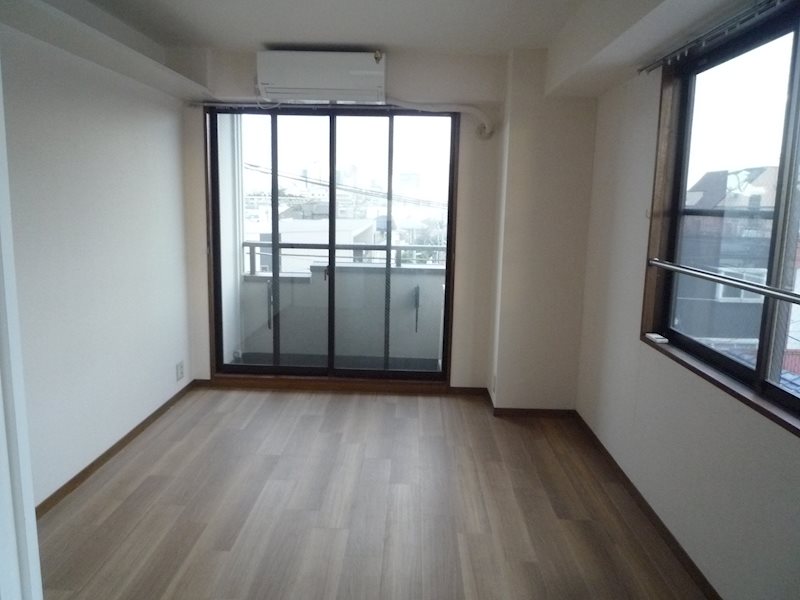 The globe 下北沢 リビング