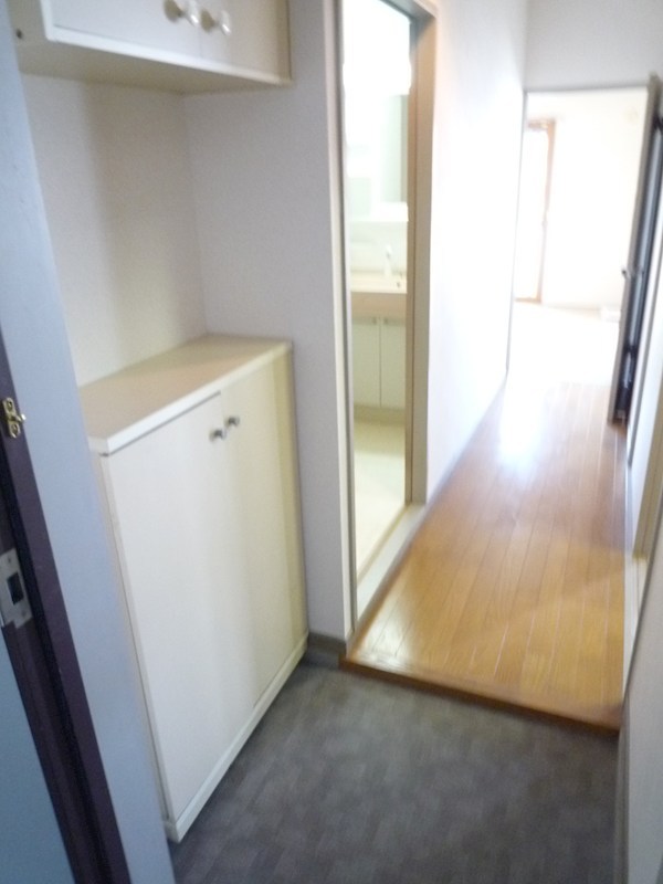 サンハイム原木中山 玄関