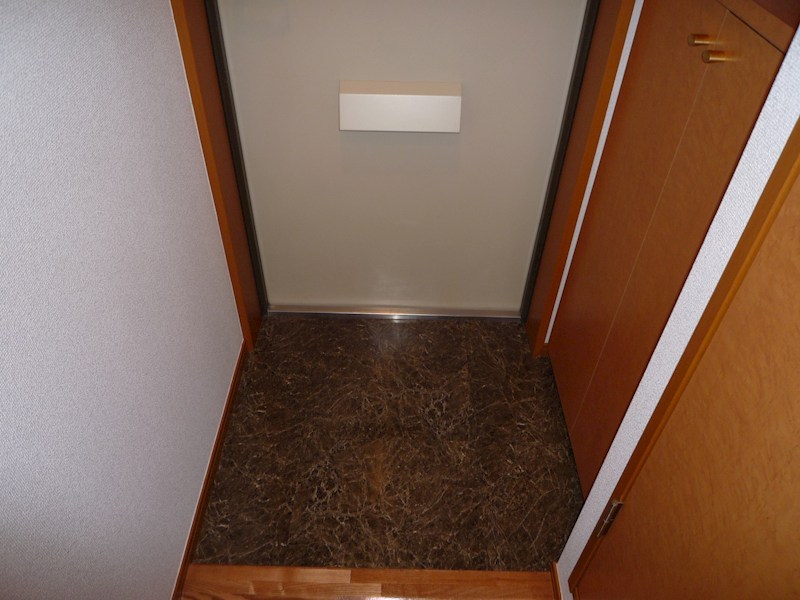 TKフラッツ草加 玄関