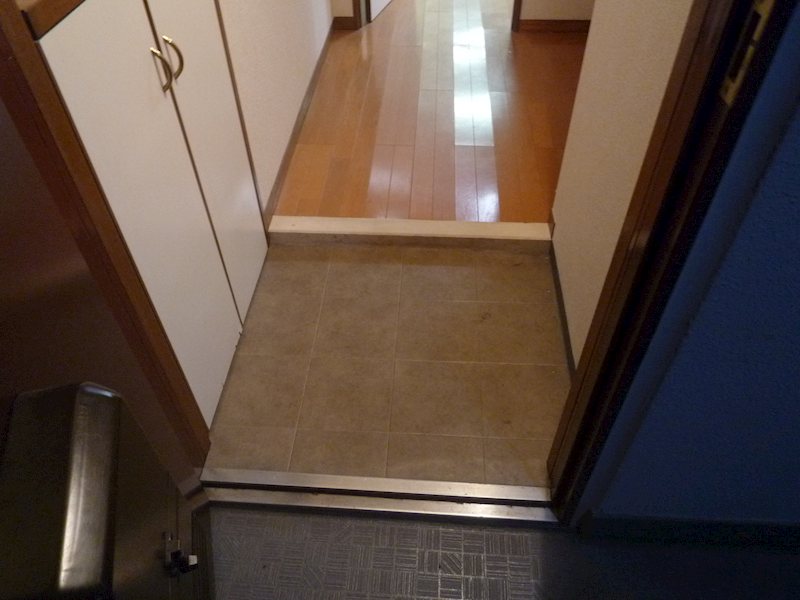 The globe 下北沢 玄関