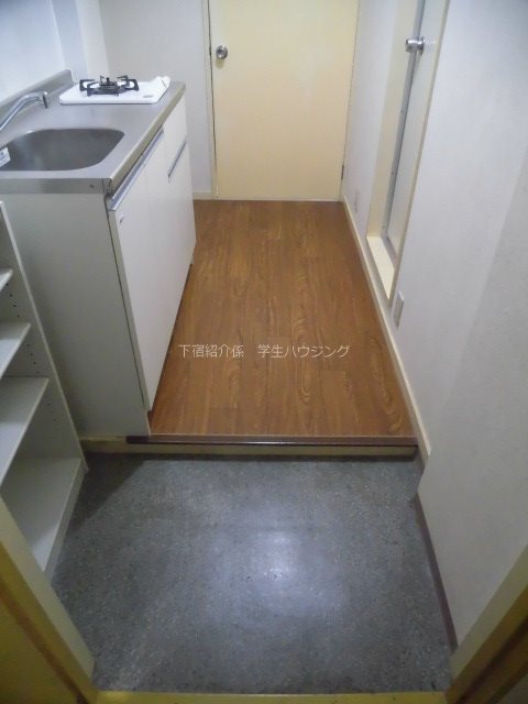 メゾンドジュネス 玄関