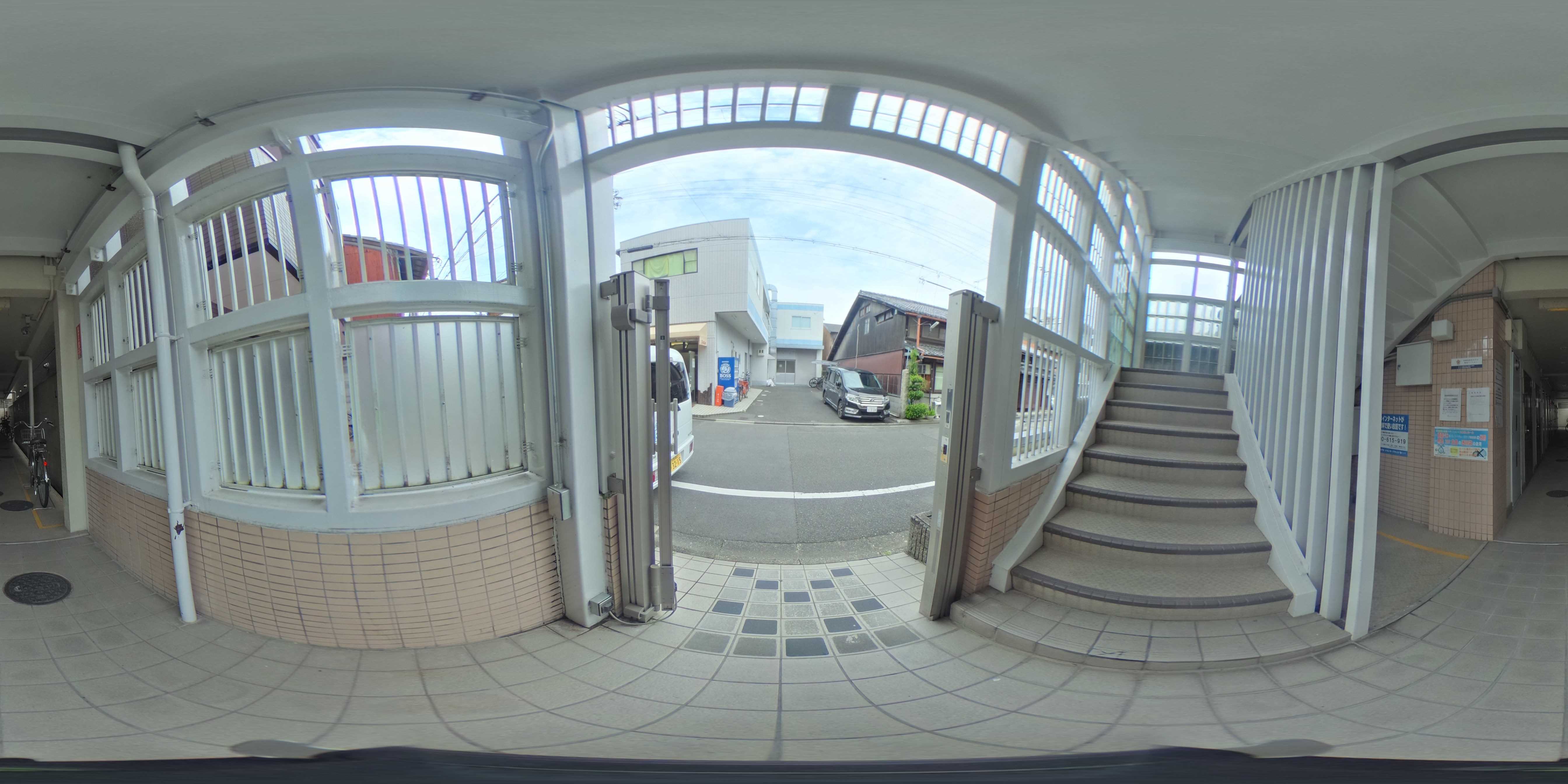 やまいくマンション エントランス