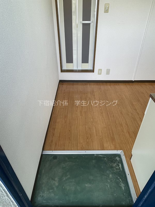 葵ハイツ 玄関