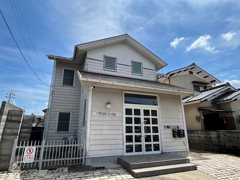White Lodge 外観