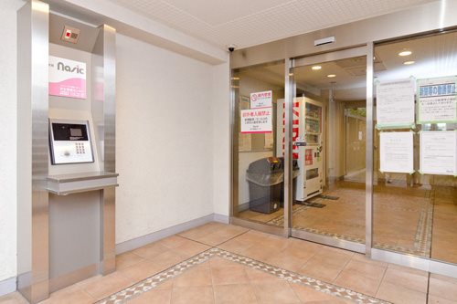 アヴニール七番館 エントランス