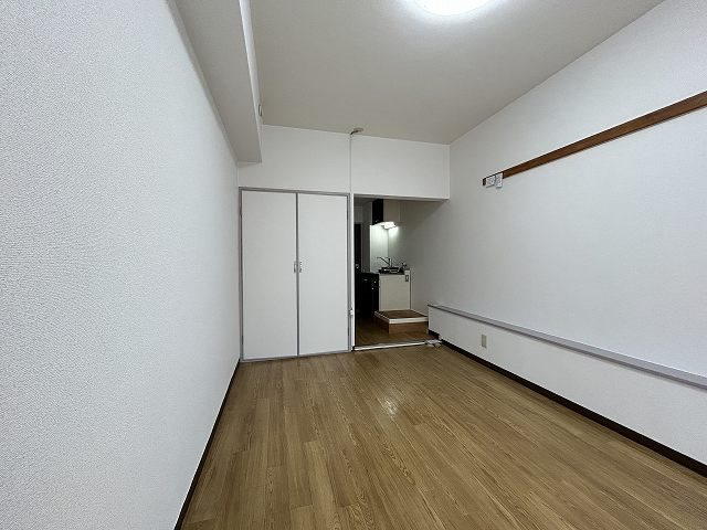 ブローニ･ゼルコバ リビング