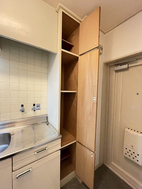 ヴィラ・コンコルド 玄関