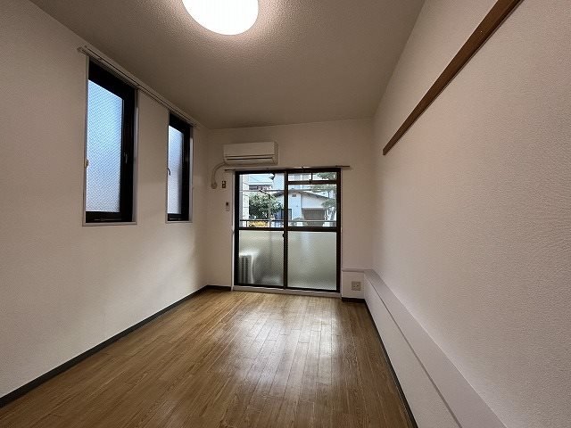 ブローニ･ゼルコバ ベッドルーム