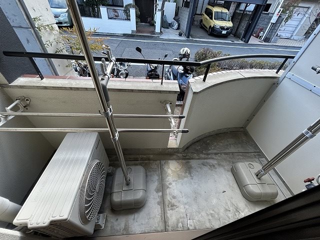 ブローニ･ゼルコバ ベランダ