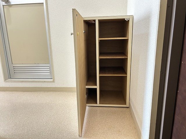 ベストラ館 玄関