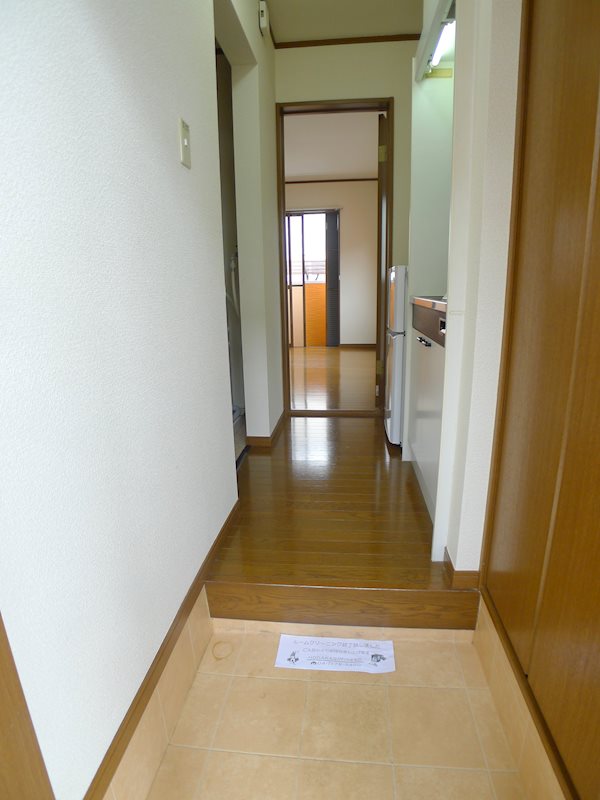 シャルム中村 玄関