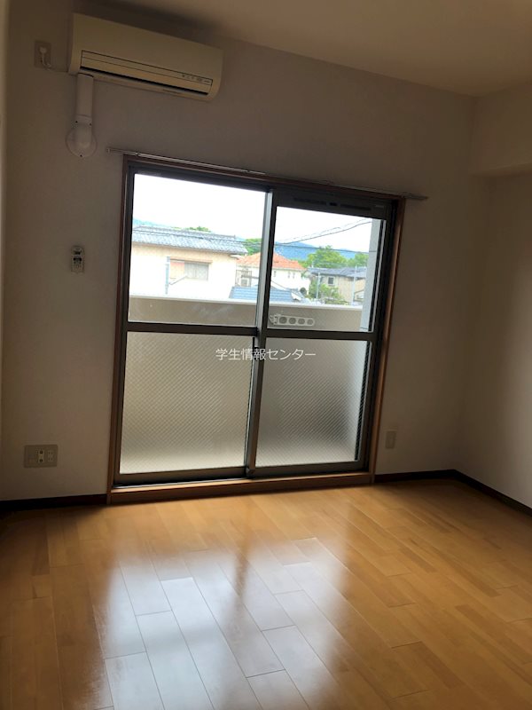 シーズン・トダ リビング