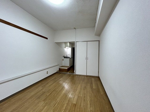 ブローニ･ゼルコバ リビング