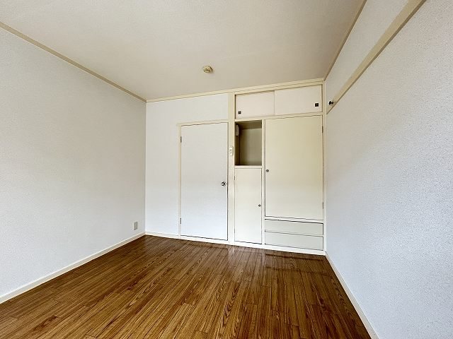 ヴィラ・コンコルド リビング