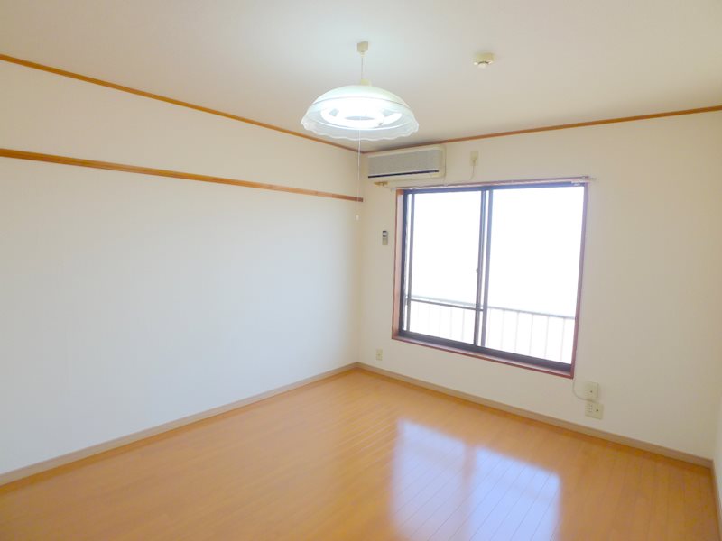 ハイラーク東大崎A リビング