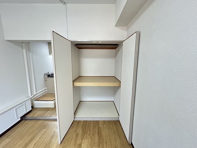 ブローニ･ゼルコバ その他2