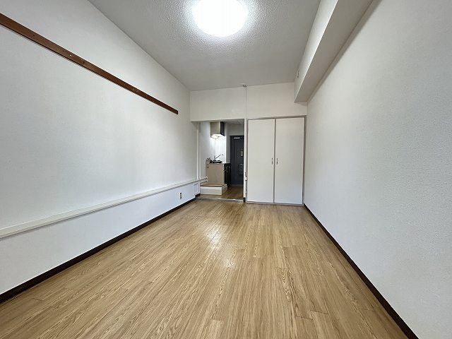 ブローニ･ゼルコバ リビング