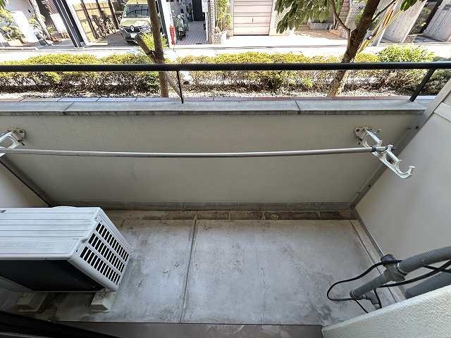 ブローニ･ゼルコバ ベランダ