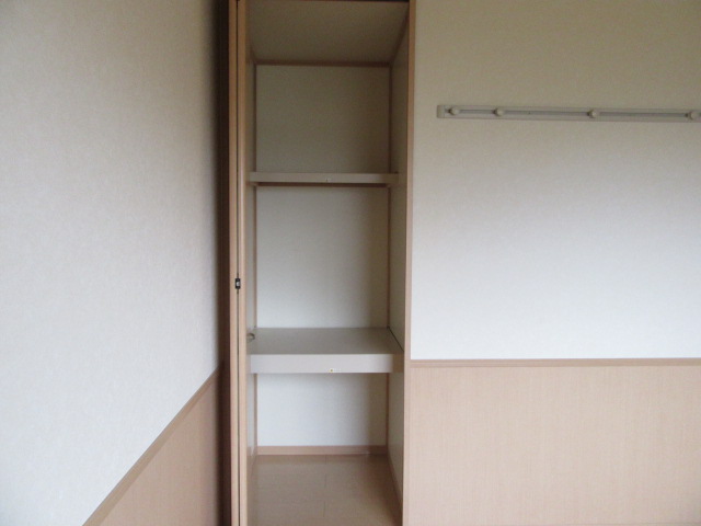 クレール西原 収納