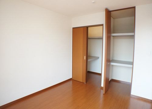 グランソレーユＢ 収納